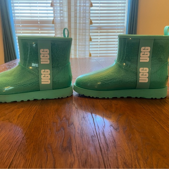 UGG Kids Aqua Rain Boots - Picture 1 of 4